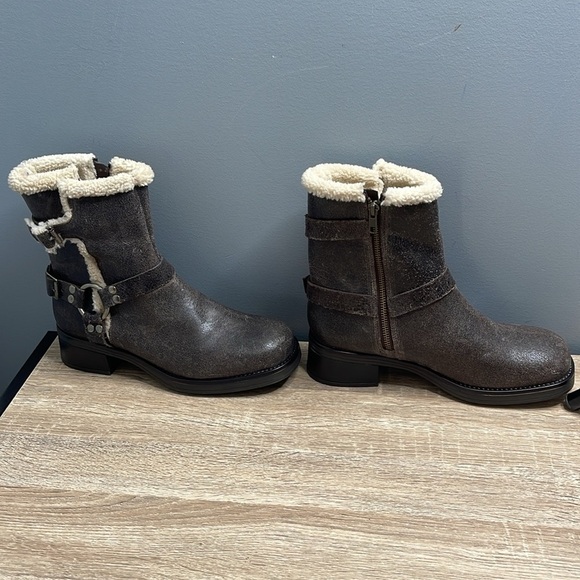 Steve Madden Brown Combat Boots with Cream Trim - Picture 5 of 12